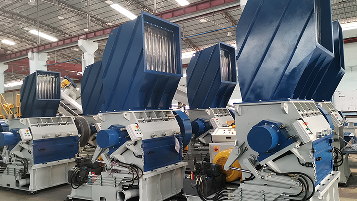Plastic crusher